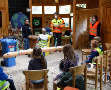 Im Umwelterlebniszentrum der ZAK lernen Kinder und Jugendliche, dass die Natur keine Abfälle kennt. Bild: ZAK/view